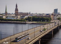 Rīgas svētkos par sabiedrisko transportu un autostāvvietām nav jāmaksā; būs sabiedriskā transporta papildreisi