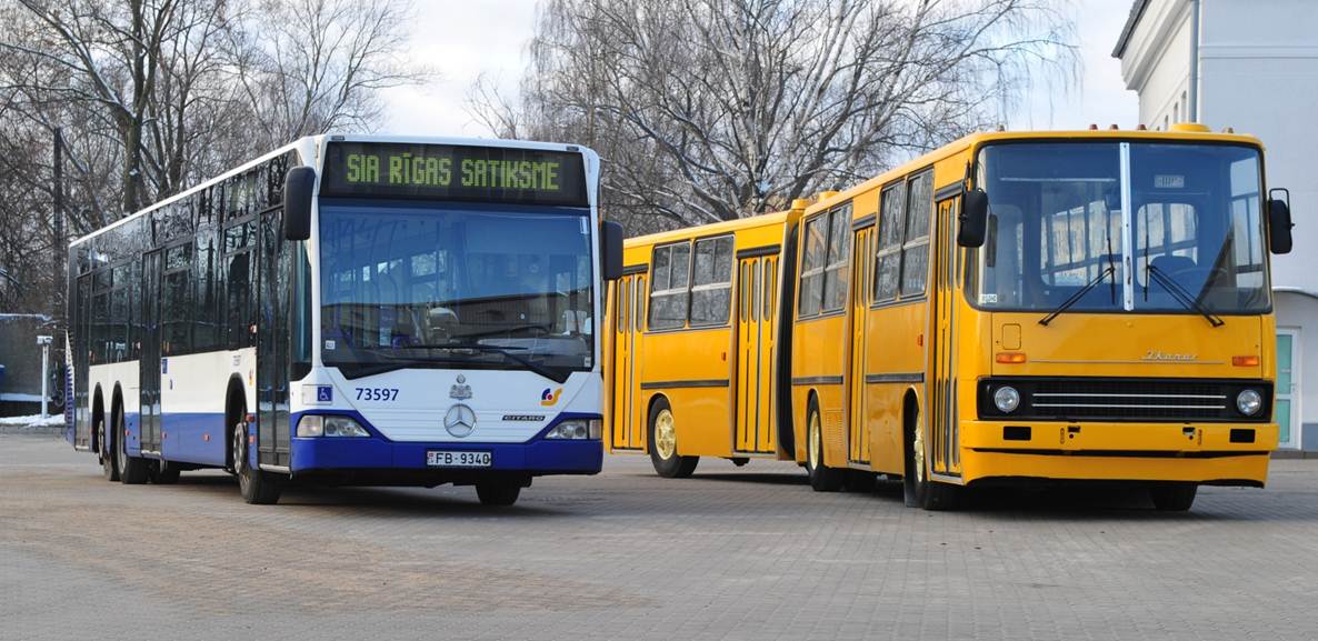 mercedesunikarus.jpg