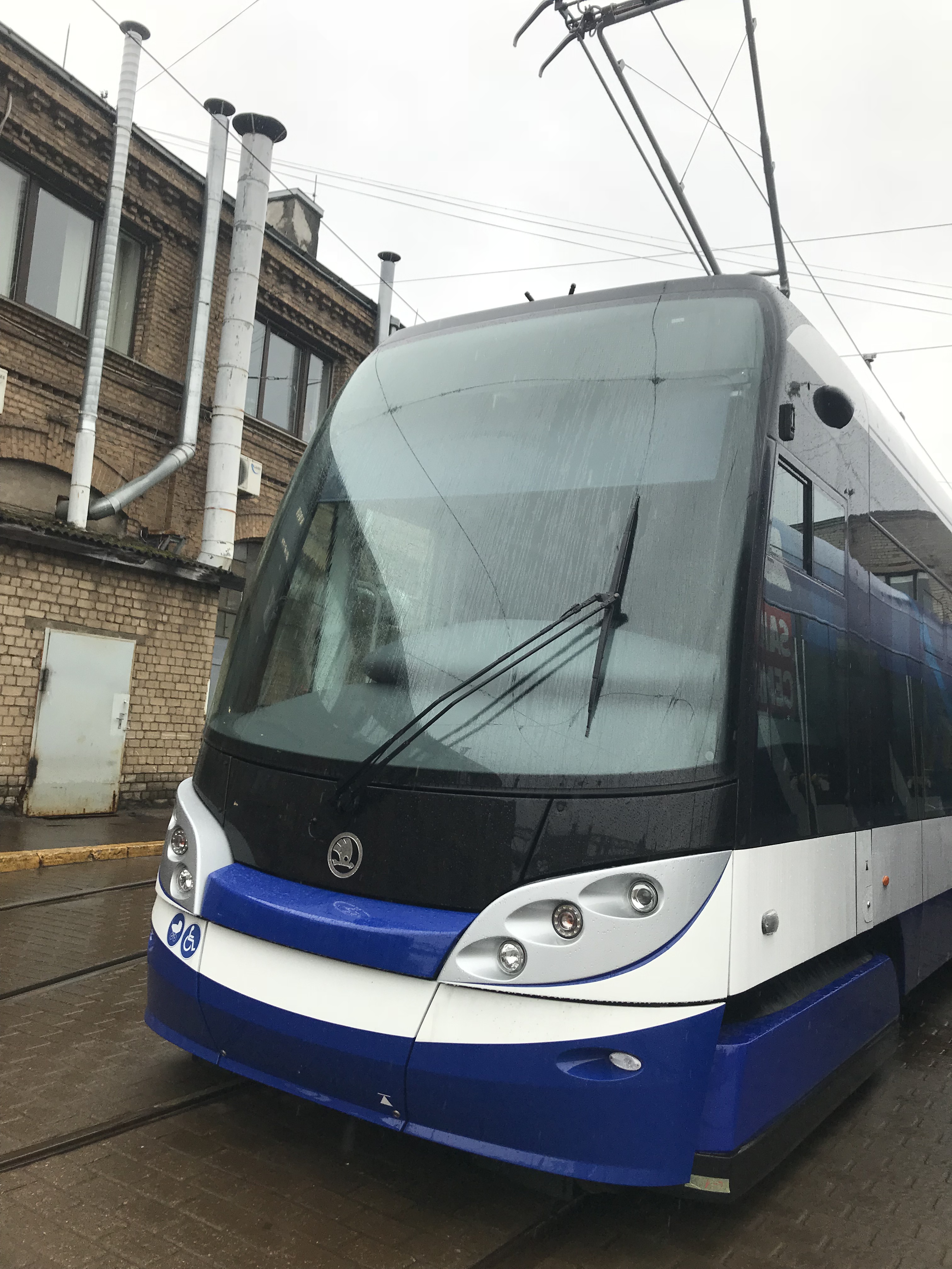 tram.jpg
