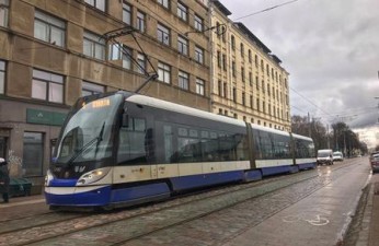 Low floor tram (15T)